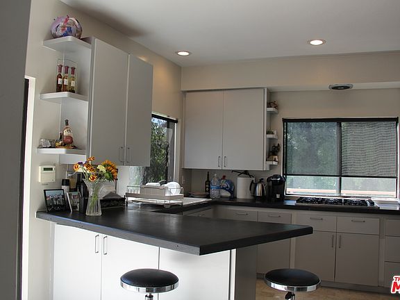 4th image of 2437 N Edgemont St