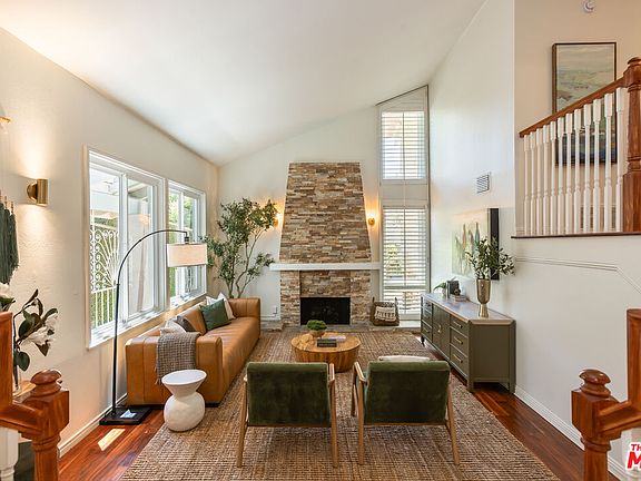 4th image of 10315 Clusterberry Ct