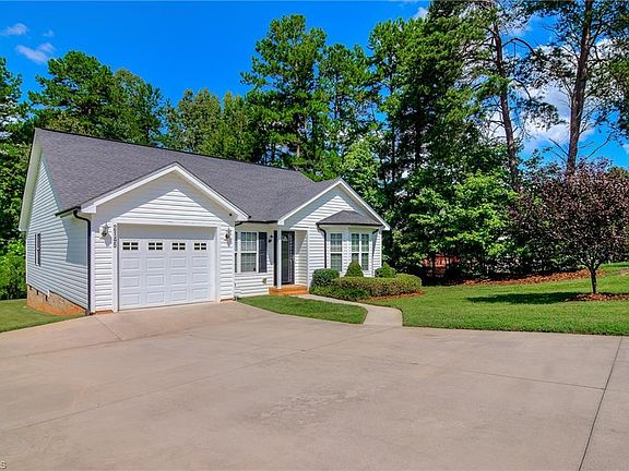 2nd image of 2145 Regency Dr