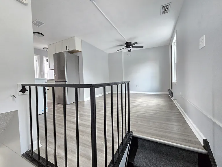 1906 Monongahela Ave #4 — Photo 3