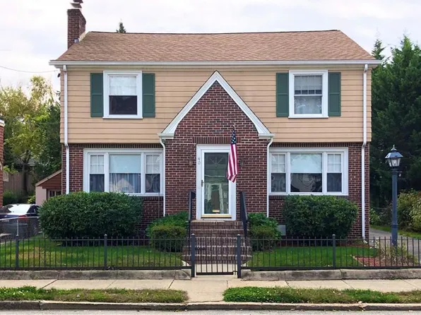 40 Amherst Ave, Pawtucket, RI 02860