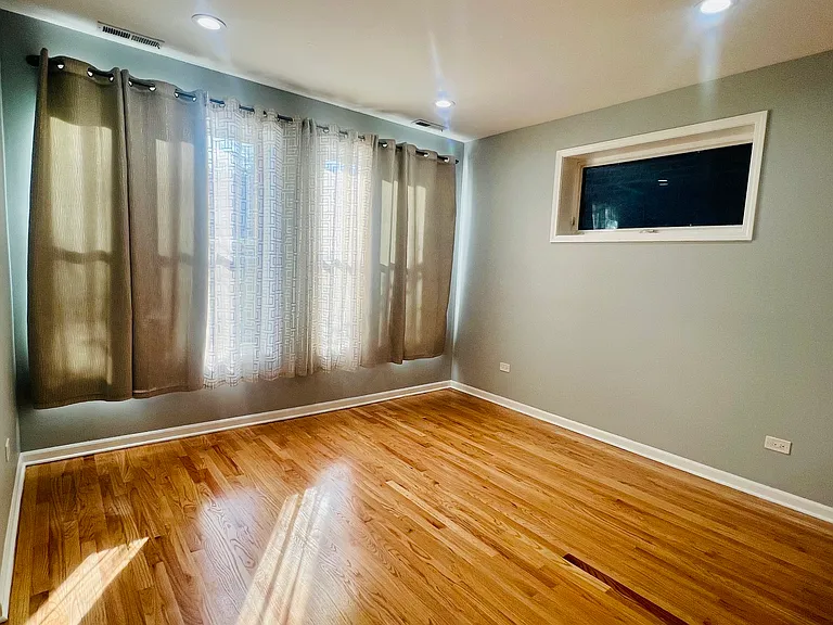 1750 W Cermak Rd #2 — Photo 7