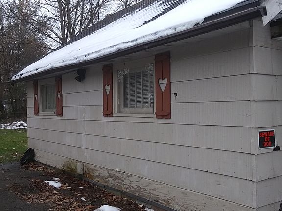 2nd image of 3228 Beechwood Ave