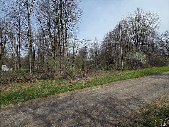 4th image of 182 Shawnee Rd
