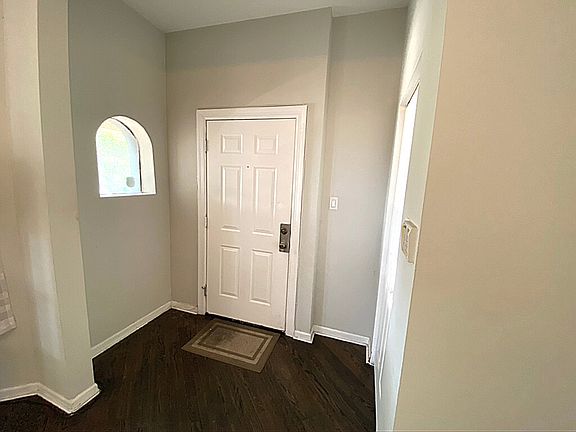 2nd image of 1427 N California Ave APT 1