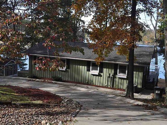 2nd image of 238 W Pine Dr