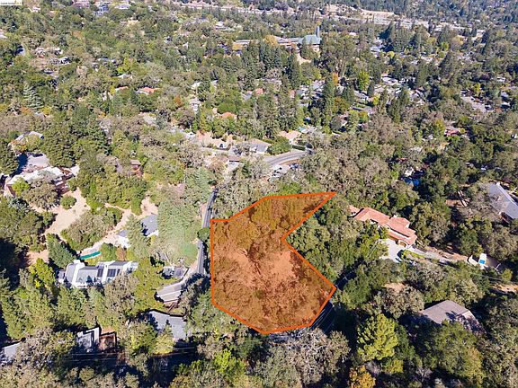 2nd image of 822 Acalanes Rd