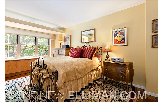 Sold by Douglas Elliman | media 20