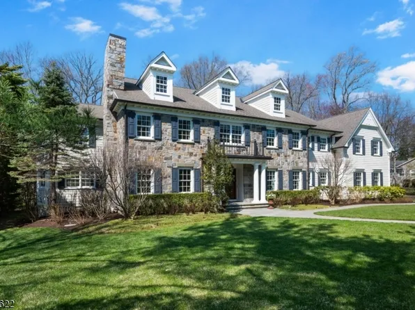 76 Pine Way, New Providence Boro, NJ 07974