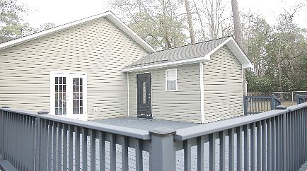 3rd image of 715 Raleigh Ave