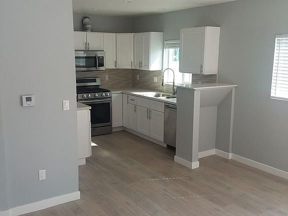 4th image of 3109 Estara Ave