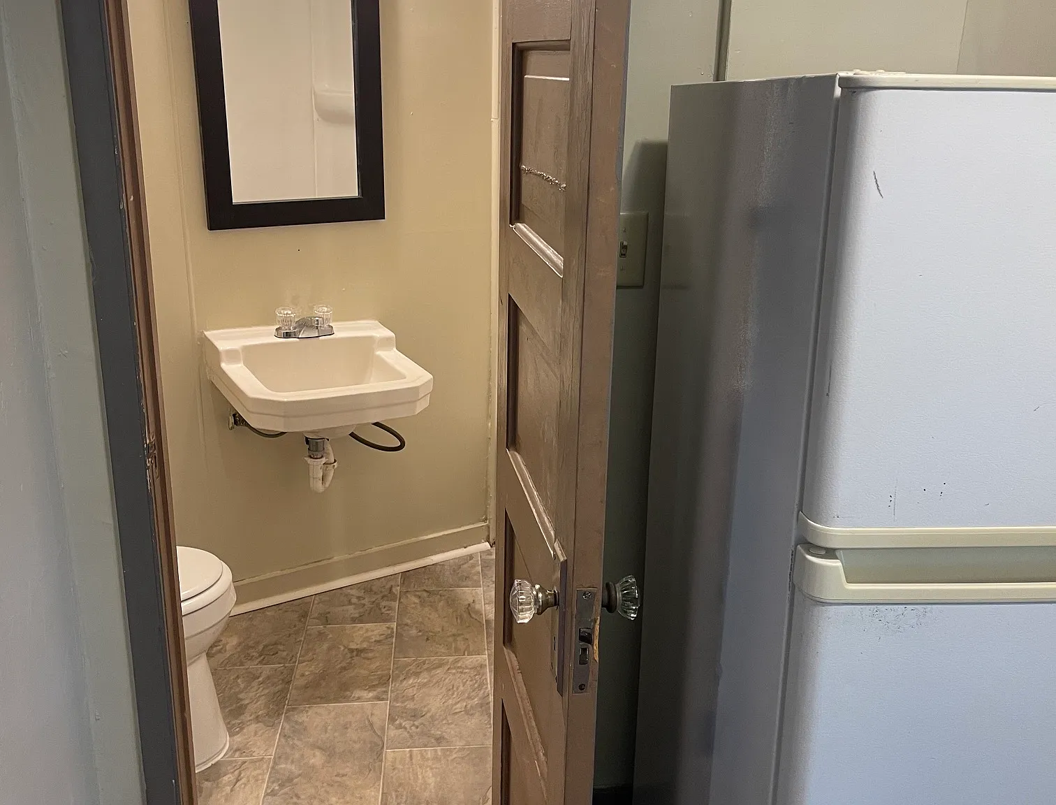 Studio, 210 sqft, $540 — Photo 3