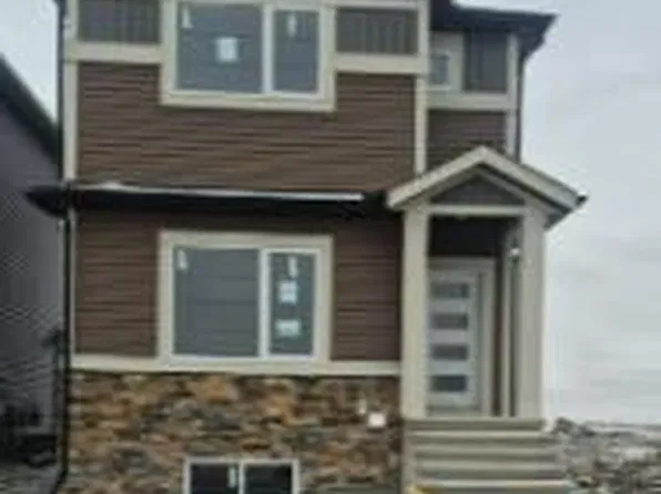934 W Homestead Dr NE, Calgary, AB T3J 5R6