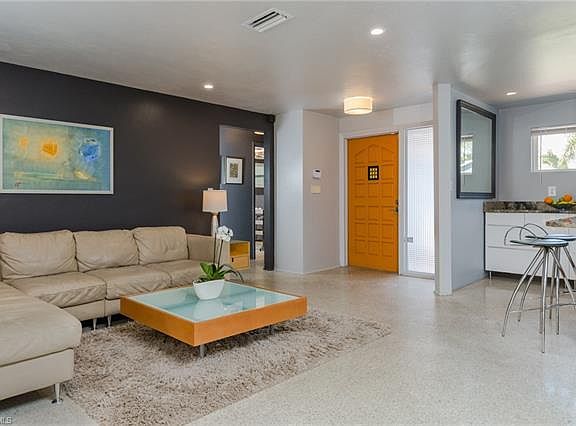 4th image of 1236 Canterbury Dr