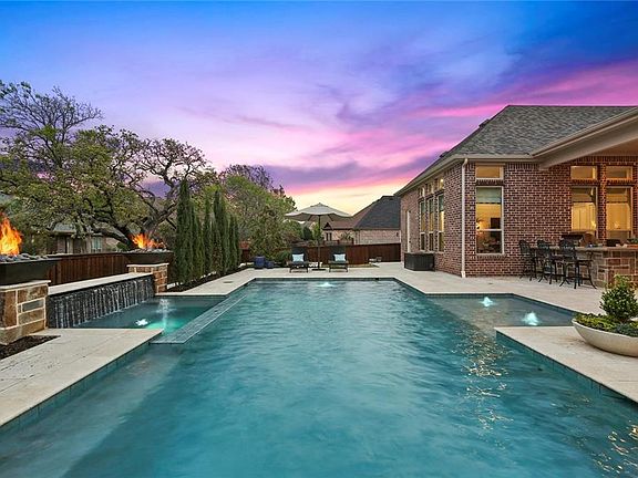 2nd image of 500 Saint Tropez Dr