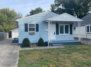 2109 E Grandview Ave, Grandview, IL 62702