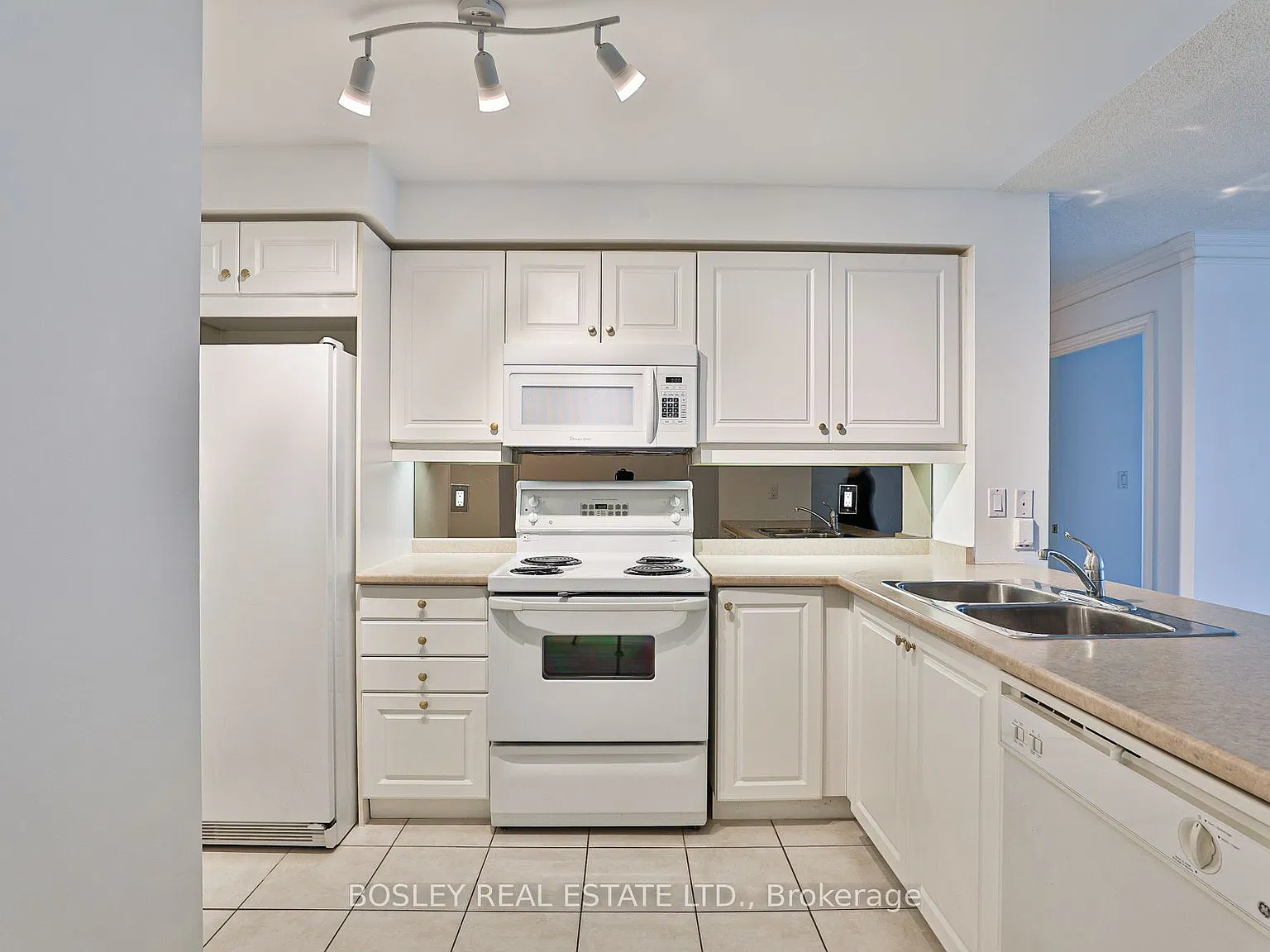 2 bed, $3,100 — Photo 4