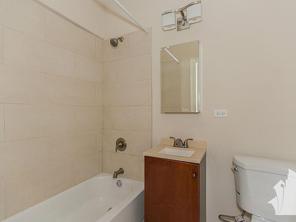 3rd image of 2177 W Giddings St #3JF