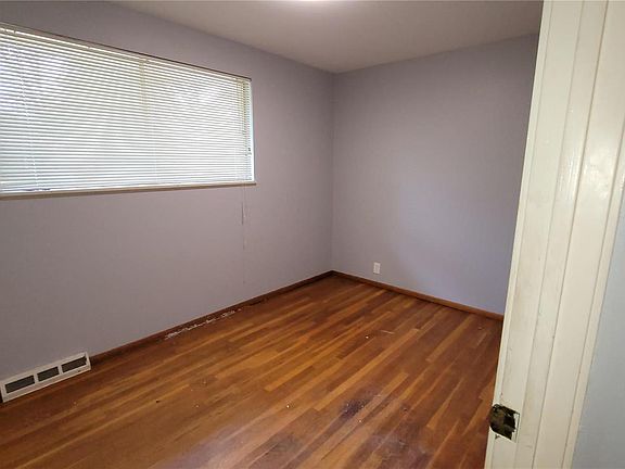 5th image of 10236 Edgefield Dr