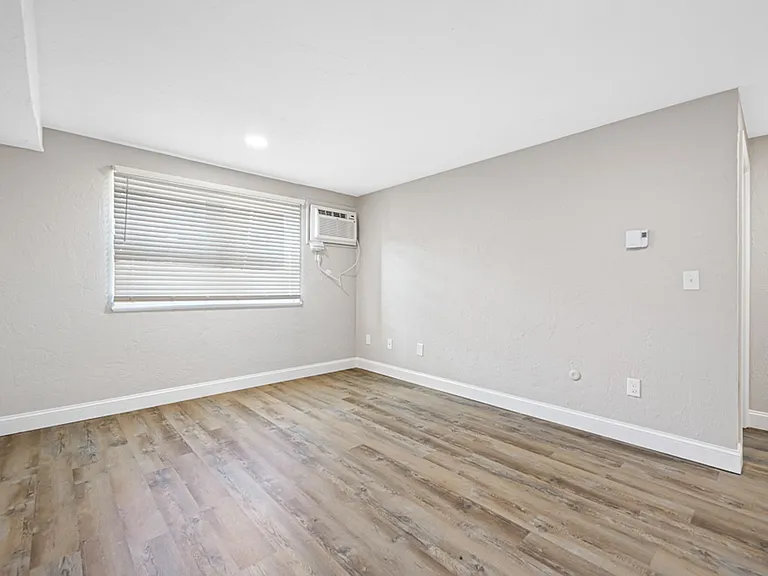 558 Mill St #104 — Photo 4