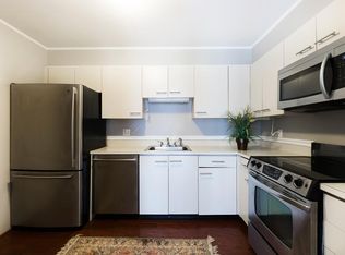 4 Summit Dr APT 215, Reading, MA 01867