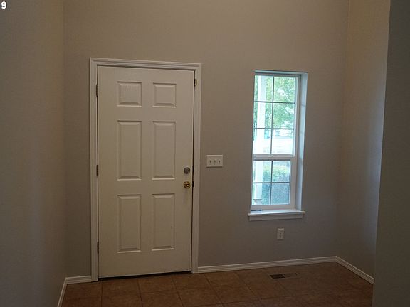 3rd image of 12615 NE 25th Way
