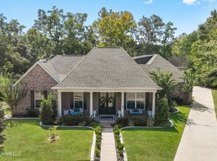 2524 Faulkner Ct, Ocean Springs, MS 39564