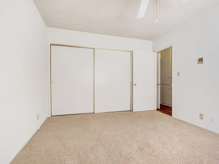 5292 Newcastle Ave — Photo 18
