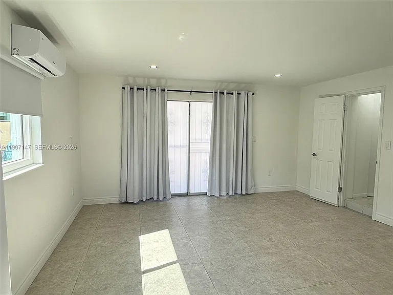10040 SW 198th St — Photo 9