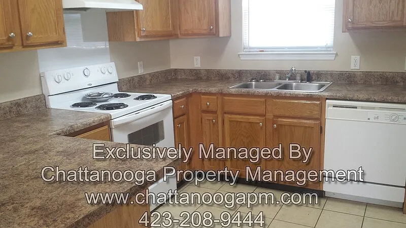 2 bed, 1.5 bath, 832 sqft, $995 — Photo 3