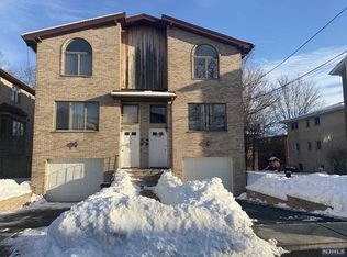 2458 7th St #B, Fort Lee, NJ 07024