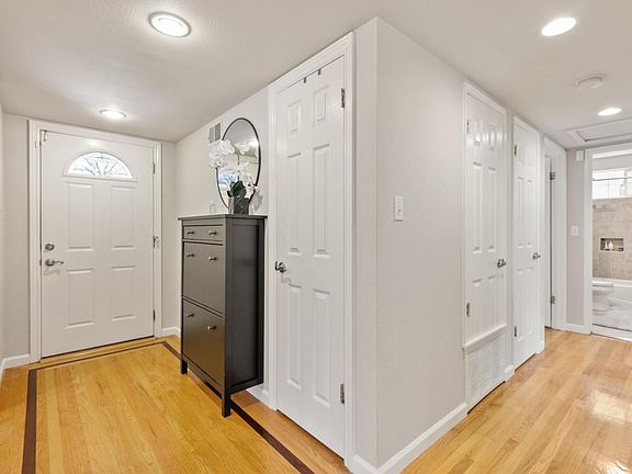 4th image of 2561 Cordoba Way
