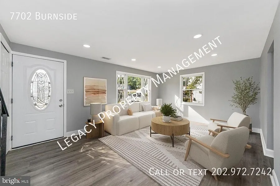 3 bed, 1.5 bath, 1320 sqft, $2,350 — Photo 2