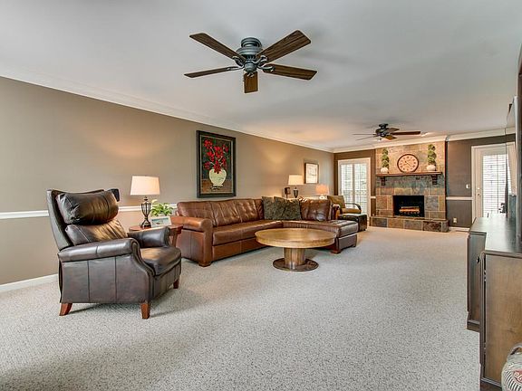 4th image of 1524 Cabot Dr