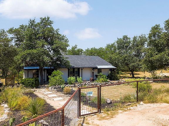 5th image of 2591 Spring Valley Dr