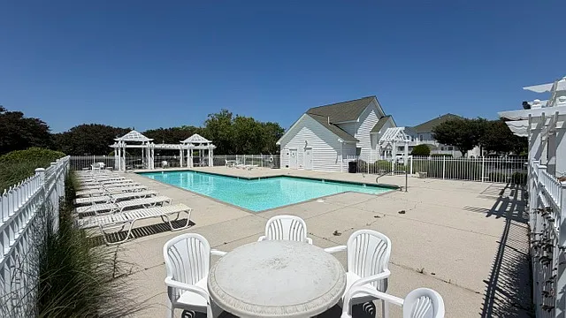 1028 Grace Hill Dr — Photo 46