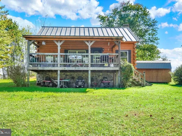 128 South St, Seven Valleys, PA 17360