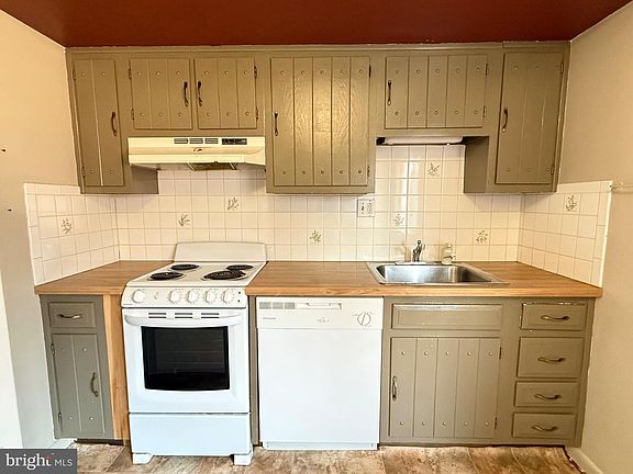 5th image of 650 Brooke Rd APT B11