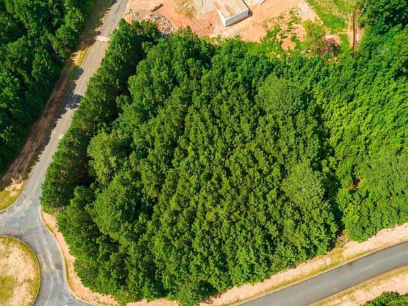 4th image of 722 Giverny Way