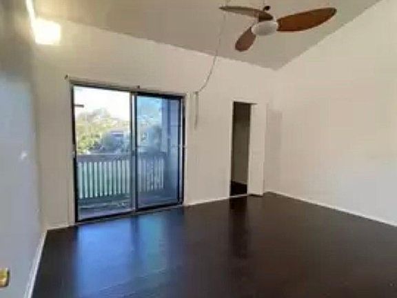 3rd image of 140 Scottsdale Sq