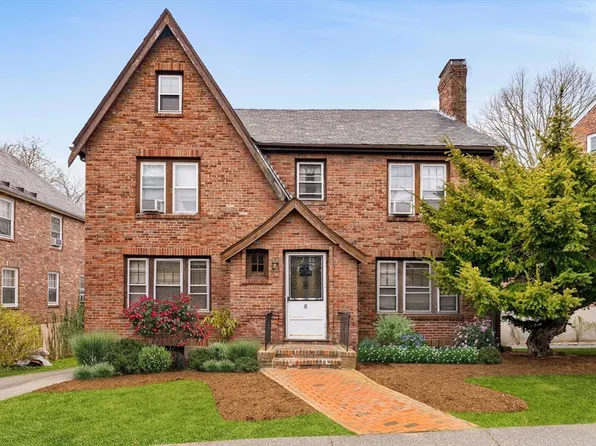 16 Blake Rd, Brookline, MA 02445