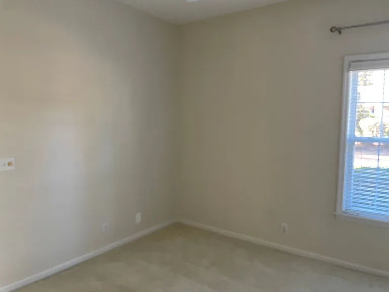 621 Riverwood Dr SE — Photo 22