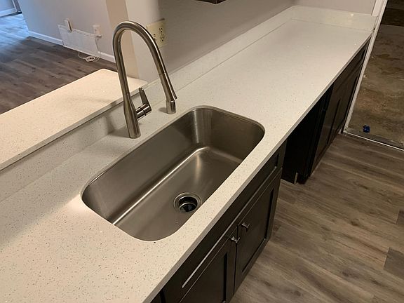 5th image of 2313 Cunningham Dr APT B