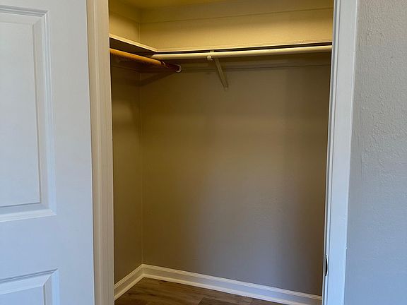 2nd image of 146 Towne Ter #7