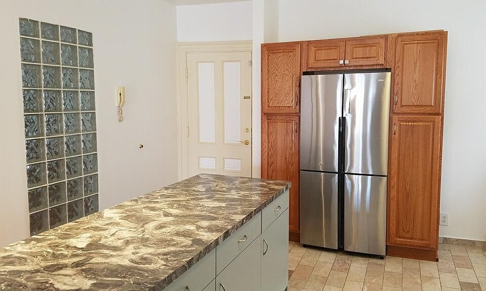 1st image of 609 Richmond Ave APT 2
