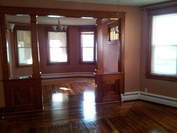 5th image of 387 Burritt St APT 3