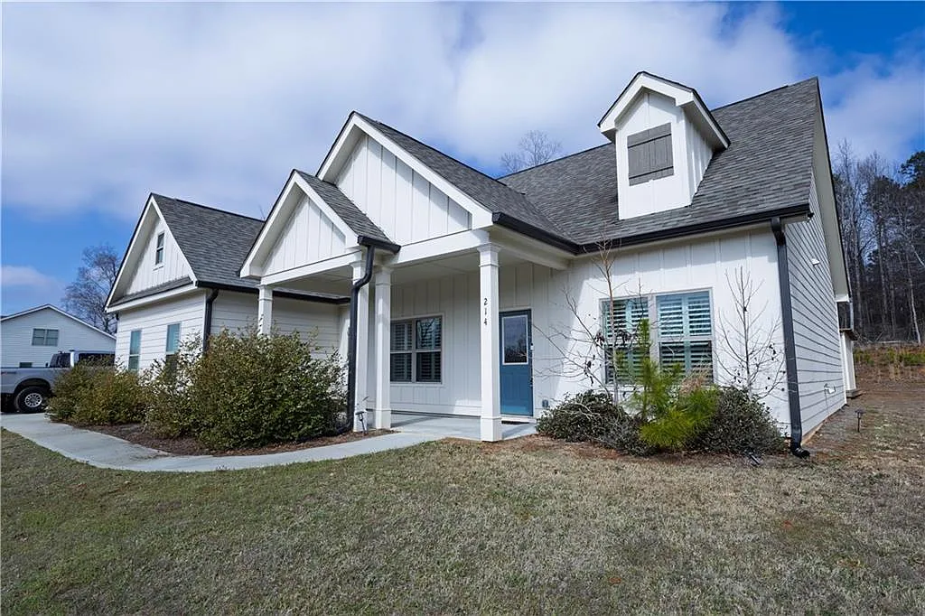4 bed, 3.0 bath, 2028 sqft, $2,500 — Photo 4