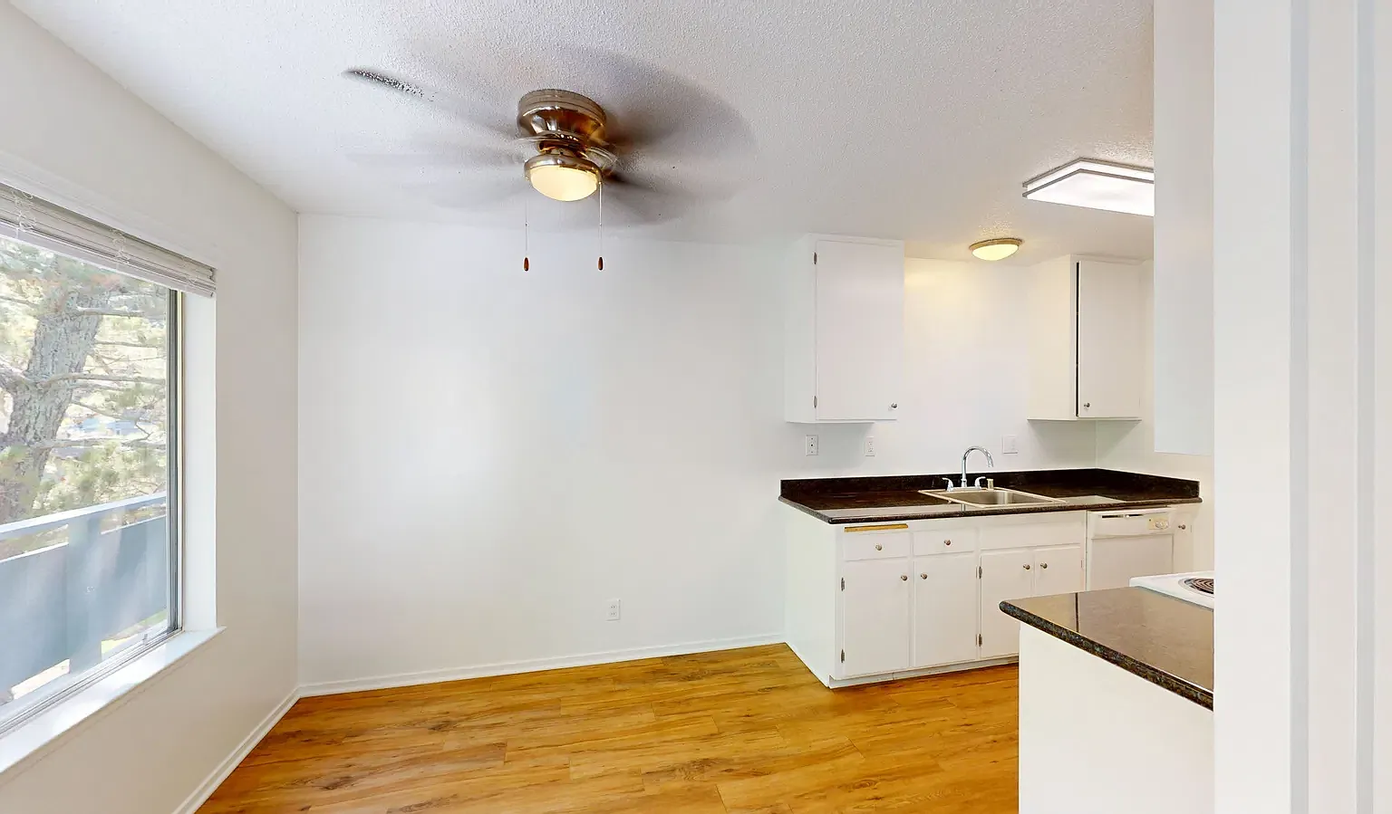 Top Floor 2 Bed / 2 Bath Terra Linda, San Rafael — Photo 4