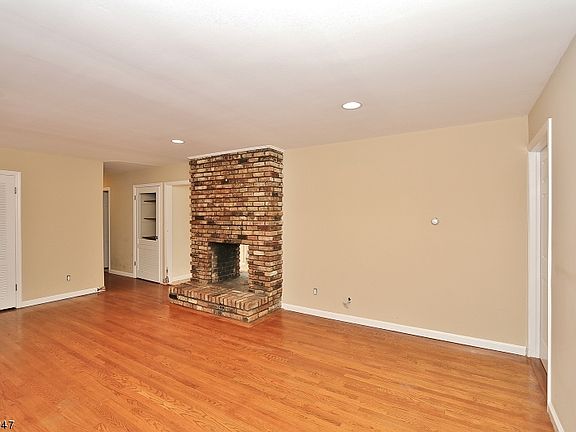 2nd image of 549 Helena Ave