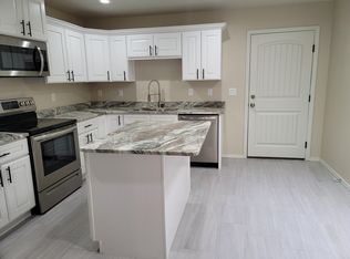 2108 Clover Ln, Roswell, NM 88203